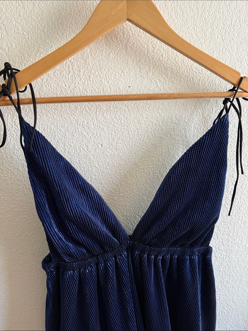 Lucy in the sky Navy Blue V-Neck Tie-Strap romper - Picture 2 of 6